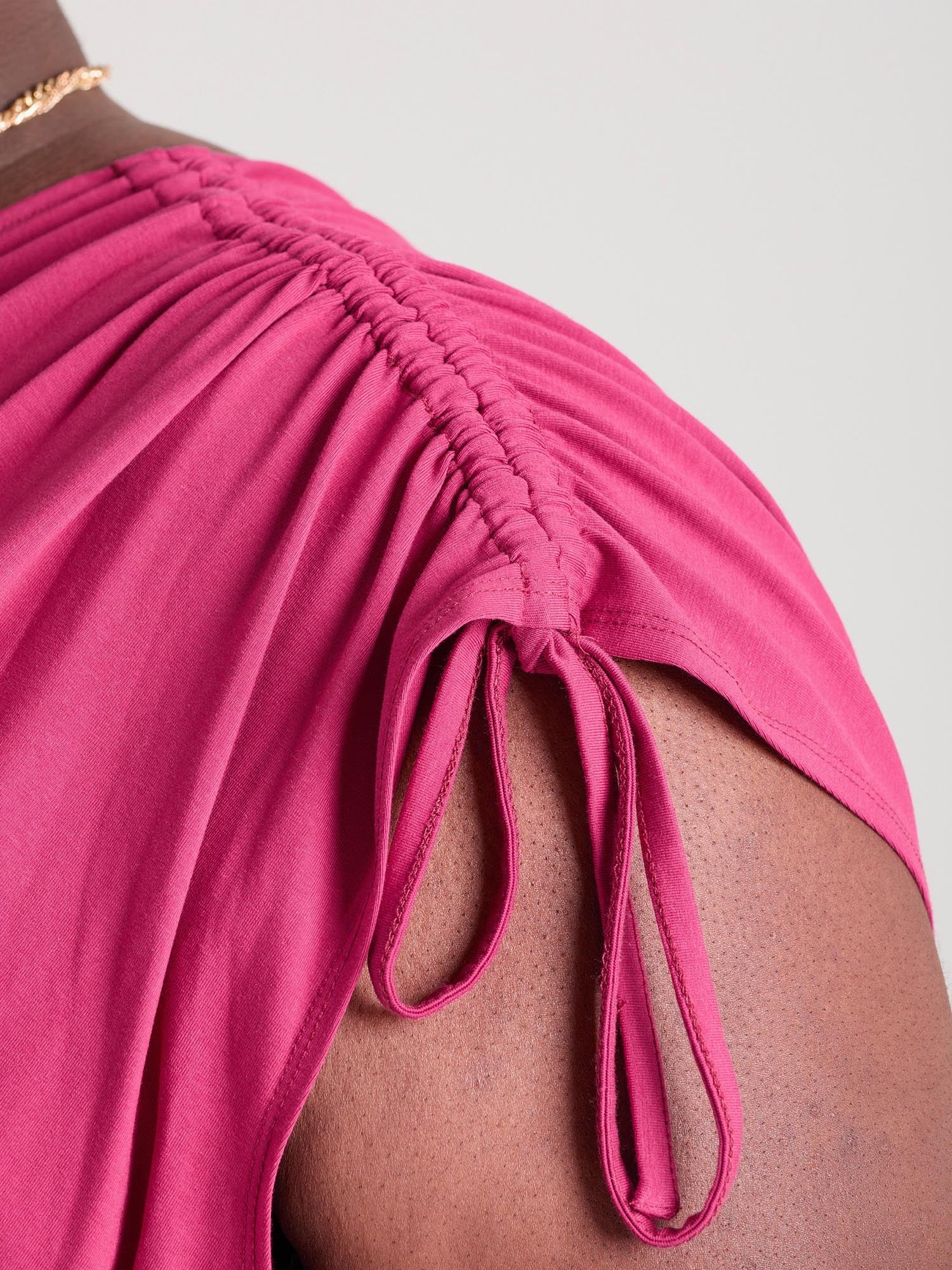 Adwoa, 5ft 3in / 161cm - Size G