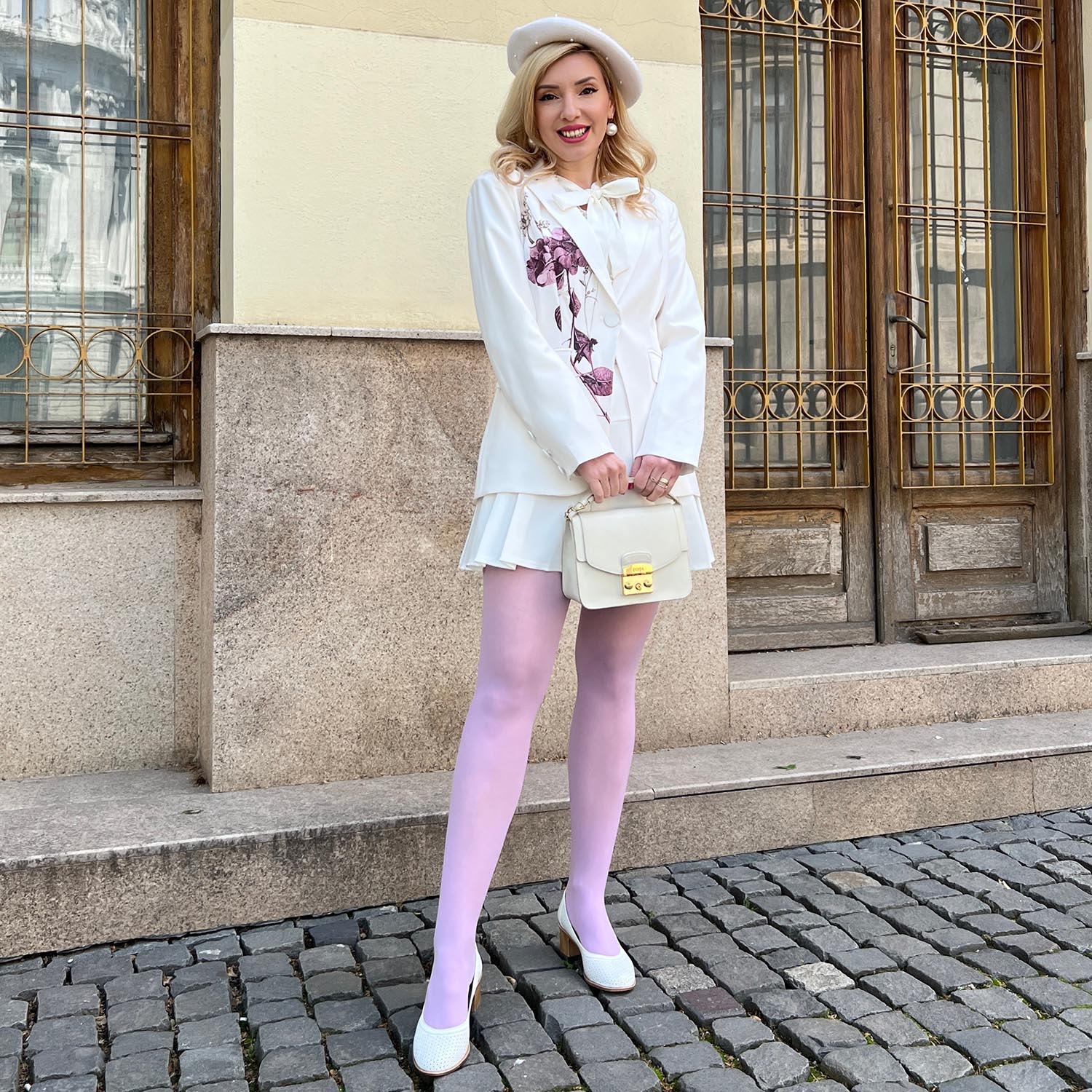 Alexandrea - Size A/B