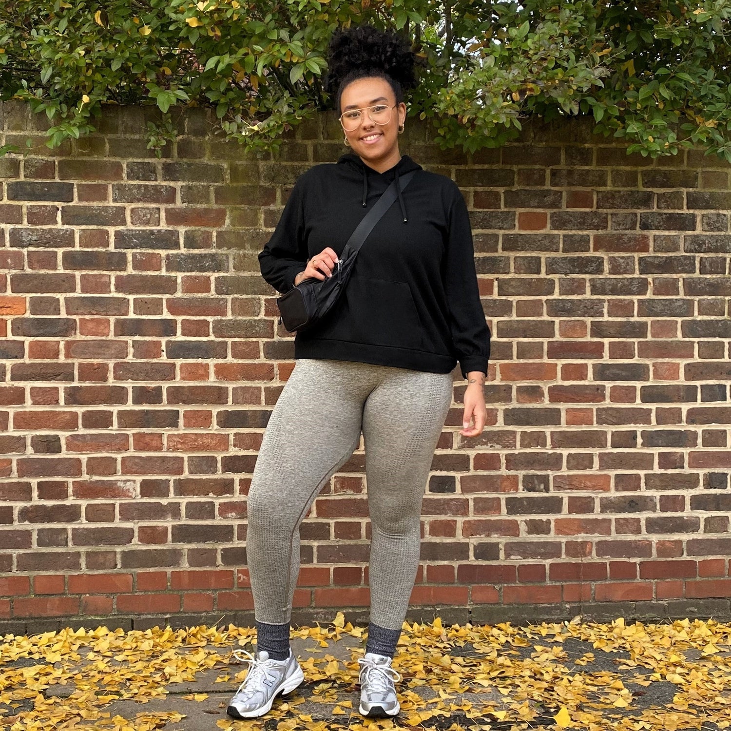 Sudadera con capucha de algodón orgánico - Negra