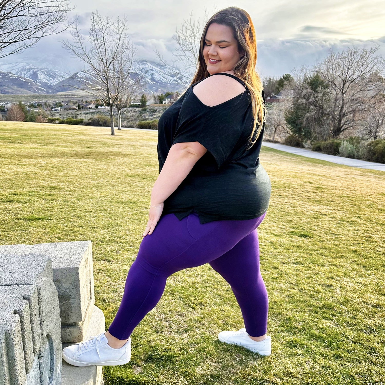 Debbie Off Shoulder Tee - Negro