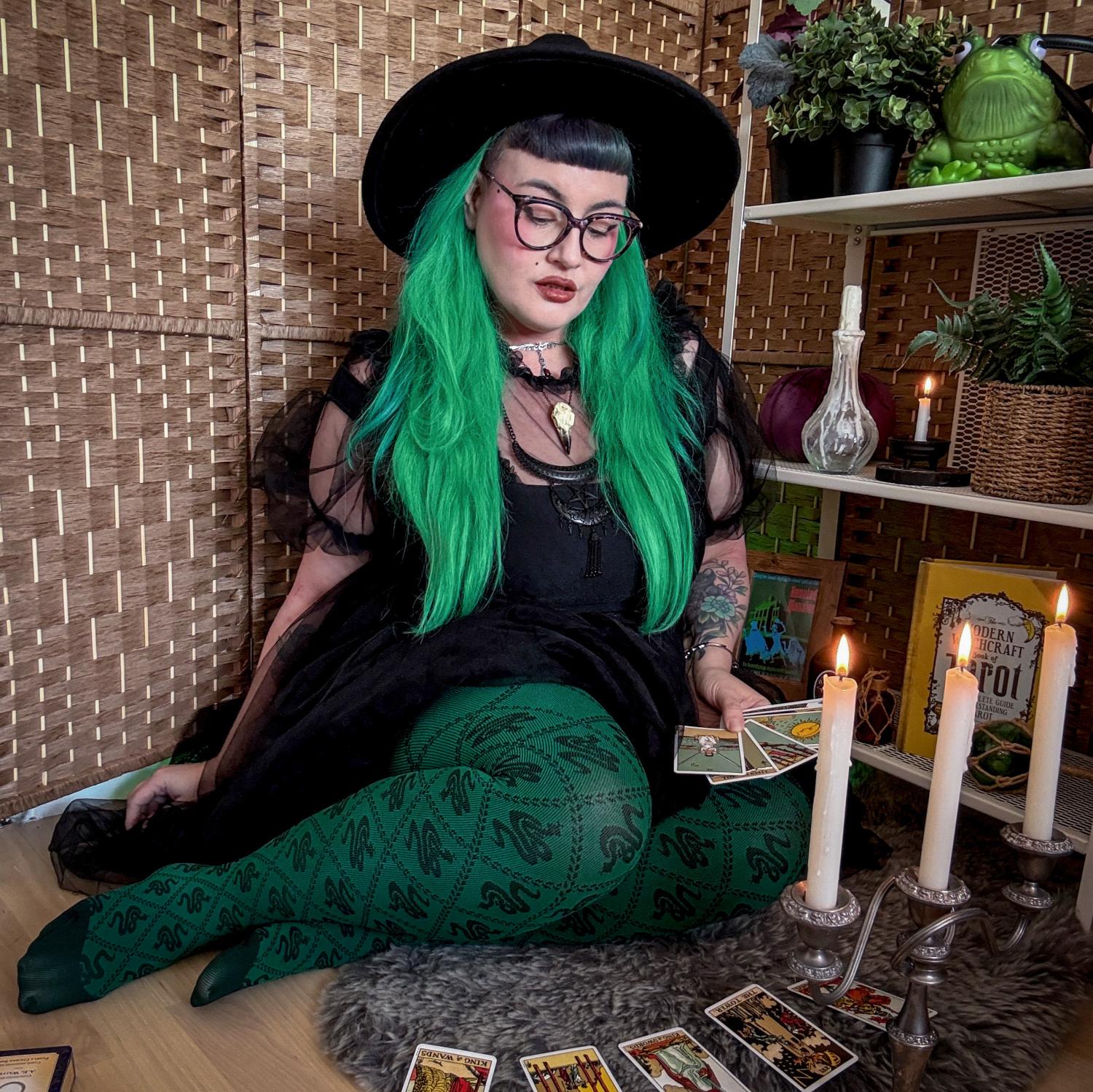 80 Denier Opaque Tights - Corra Snakes - Foliage Green