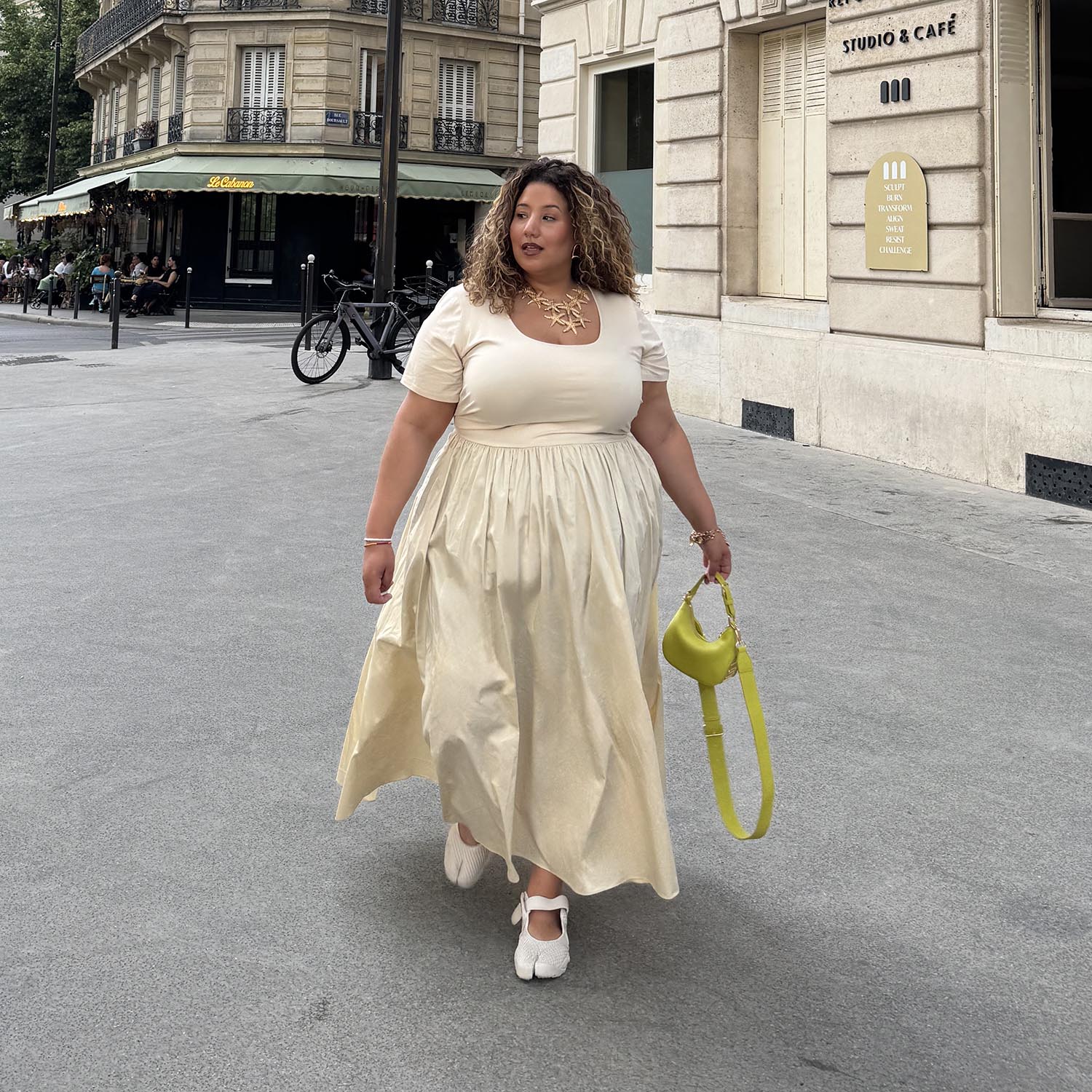 Fadela, 5ft 5in / 165cm - Size H