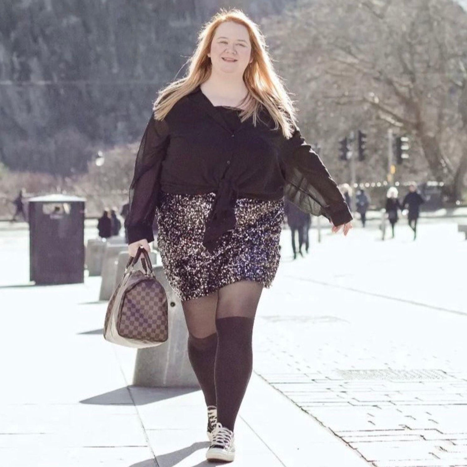 Oscuro y tormentoso - Negro