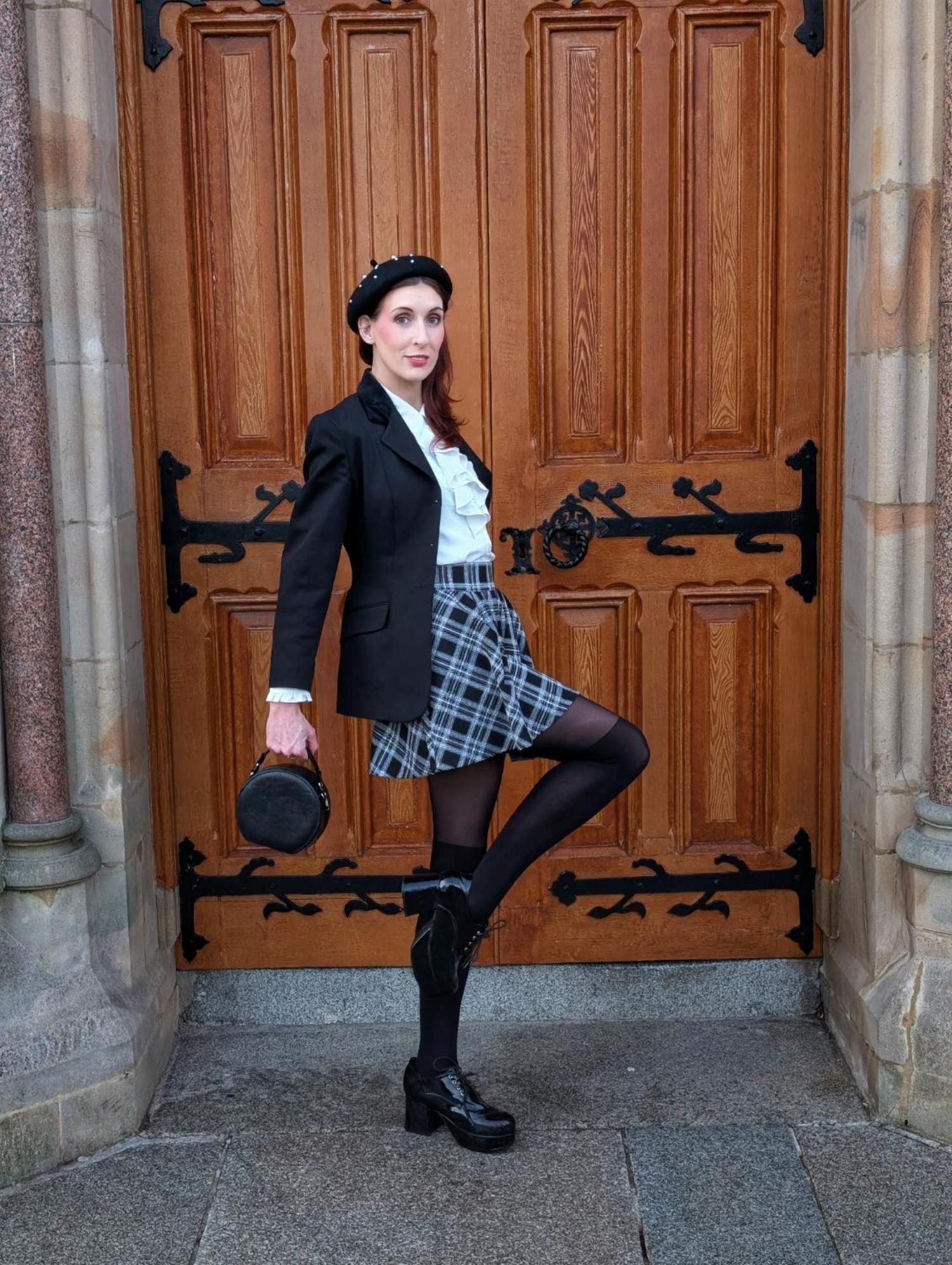 Oscuro y tormentoso - Negro