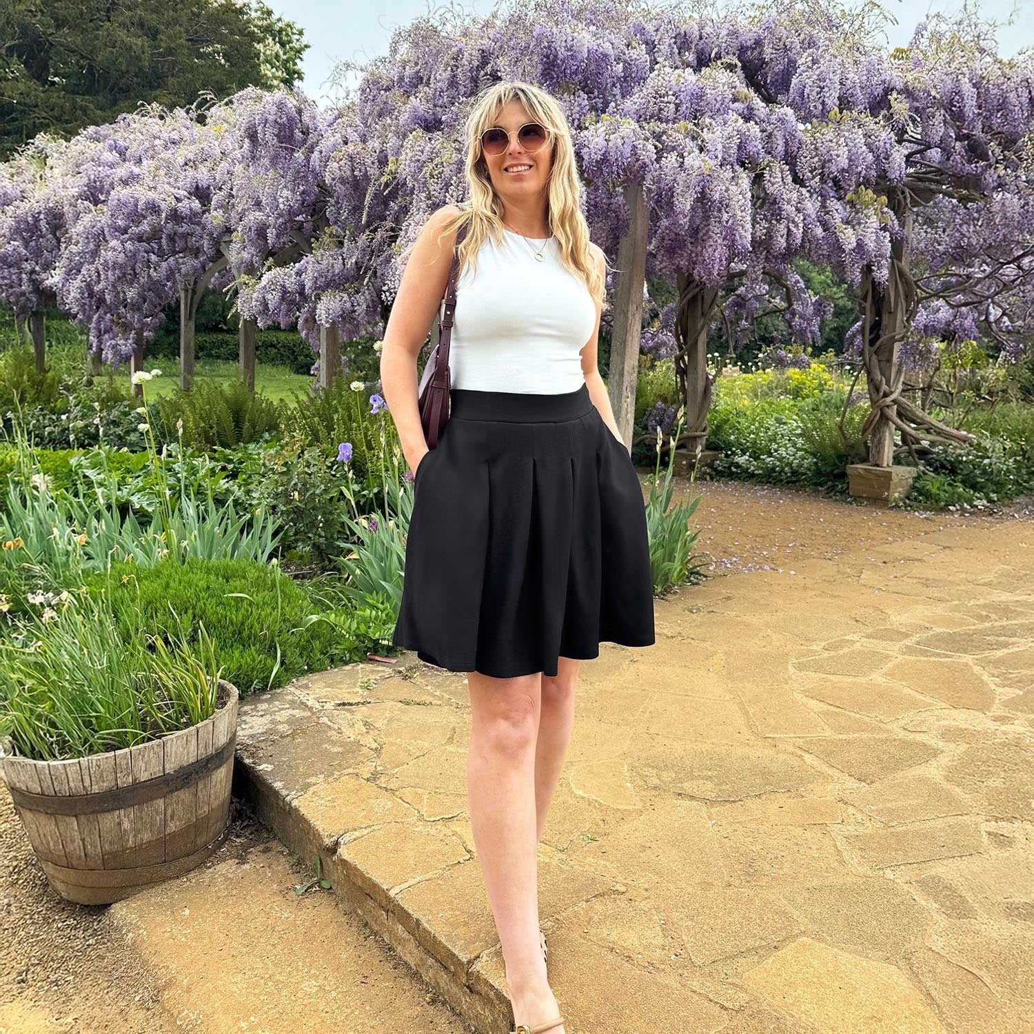 Toni, 5'7