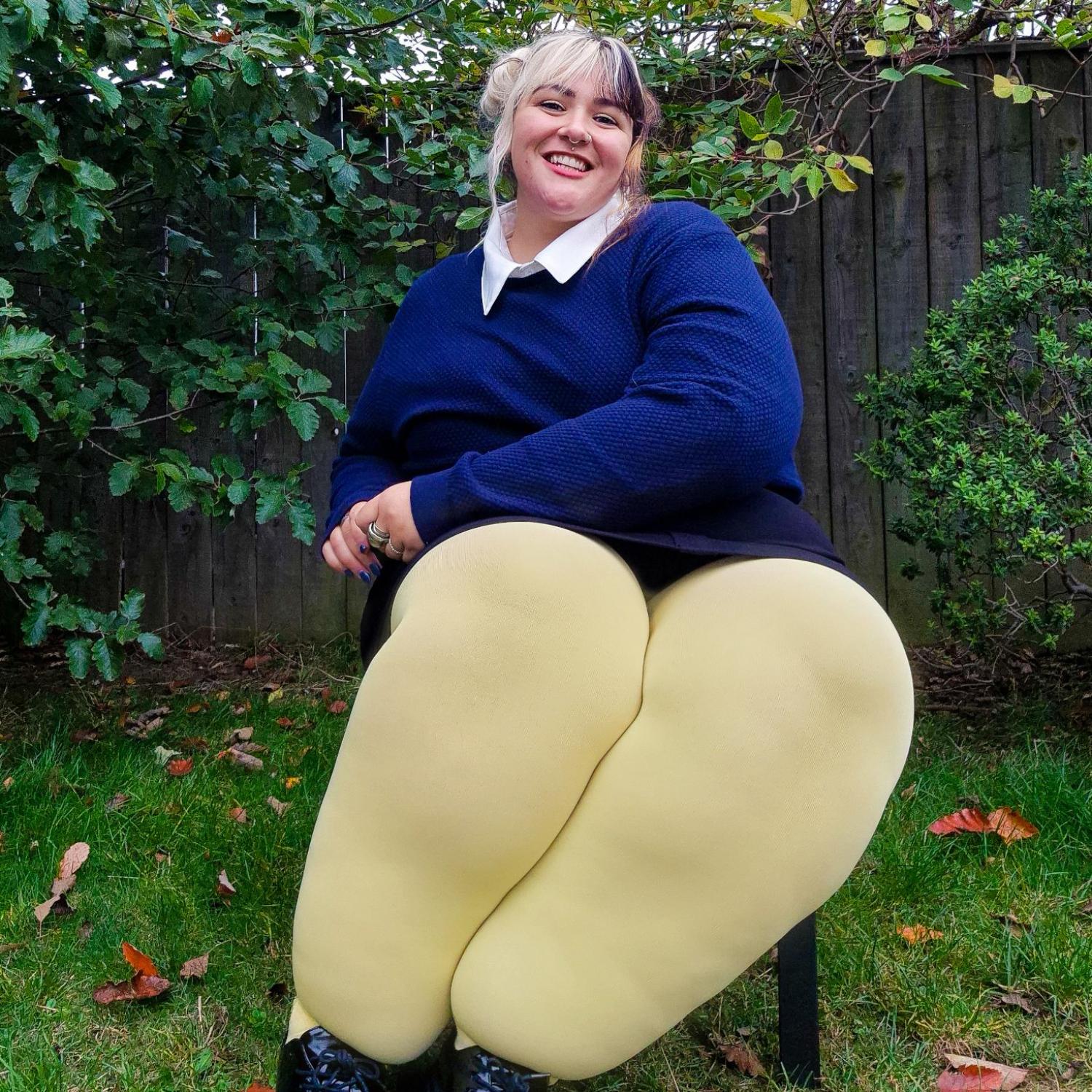 Zoe - Size G